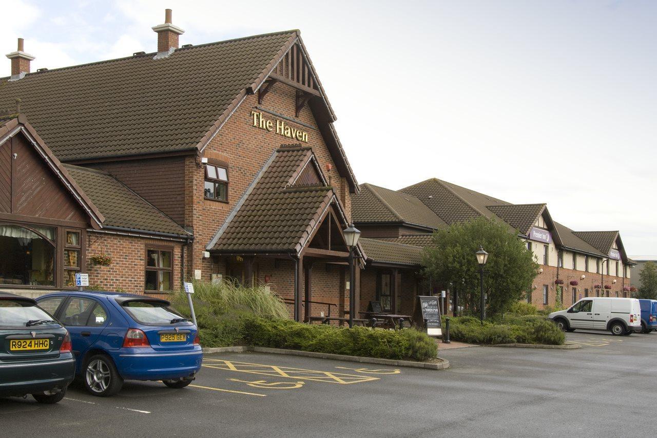 Premier Inn Grimsby Exteriör bild
